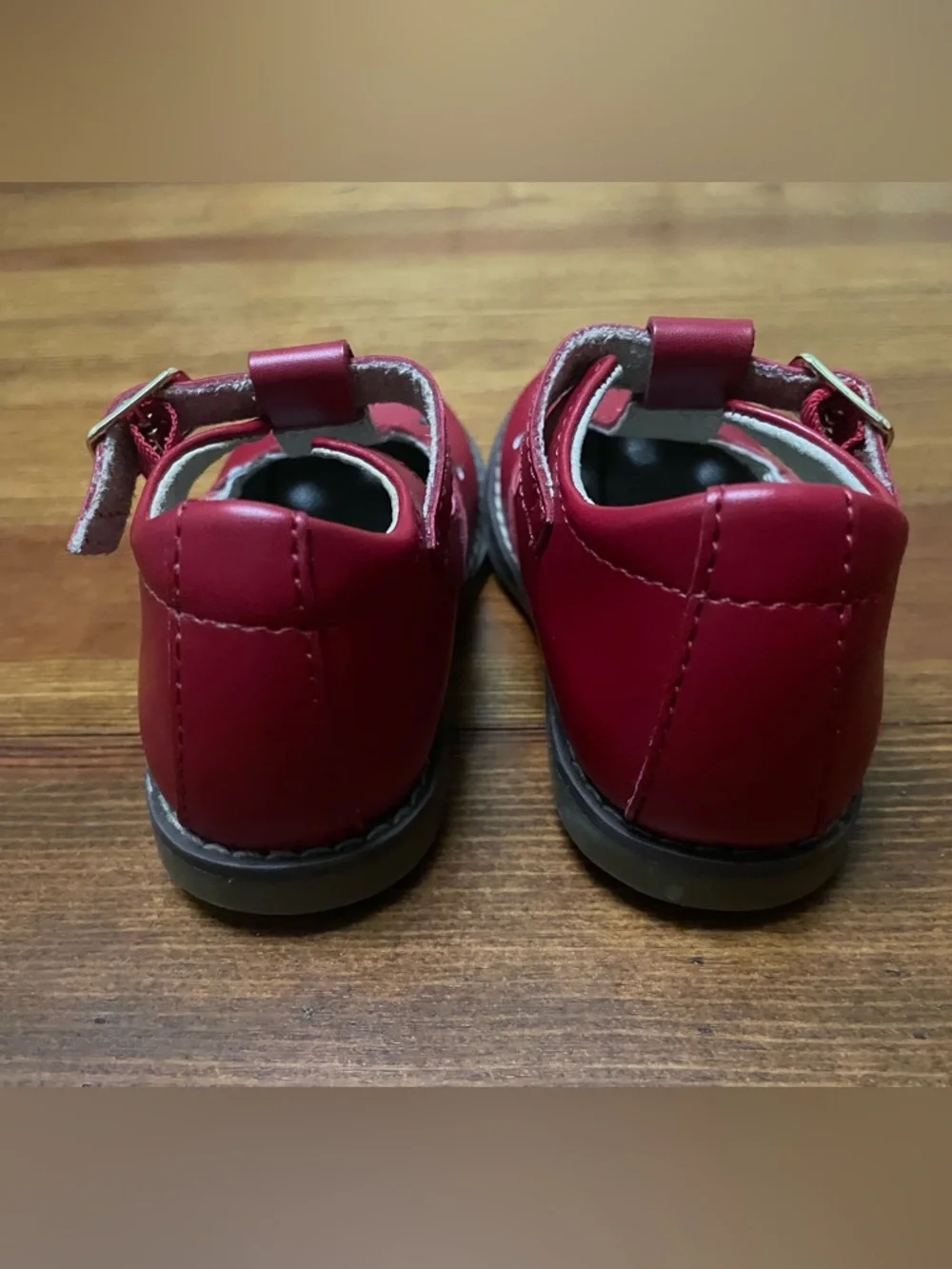 FootMates Harper Apple Red T-Strap Mary Jane Leather Shoes Size 6